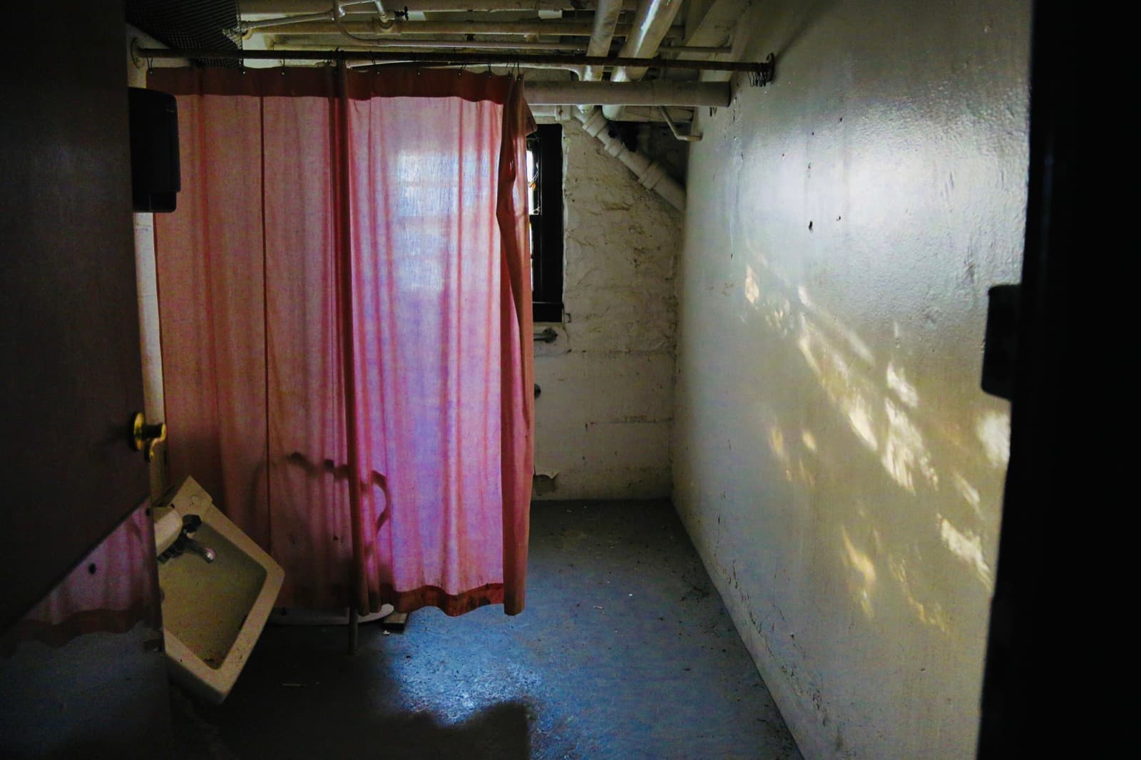 Emmaus Asylum, photograph 14